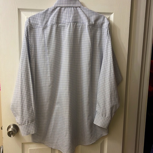 Light blue with white flannel. Brand new but with no tag , perfect condition. - Picture 5 of 8